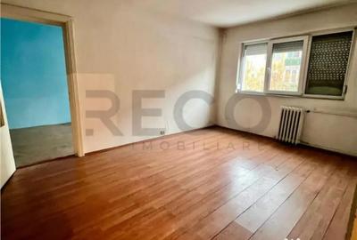 Apartament cu 3 camere semidecomandat în Calea Aradului