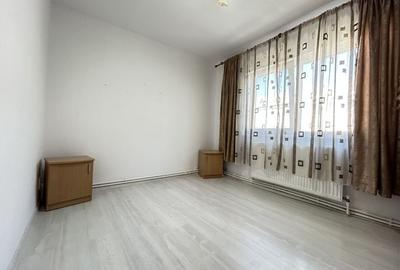 Apartament 4 camere 70 mp 2 bai centrala termica - Inel 2 - Scoala 39 - 7