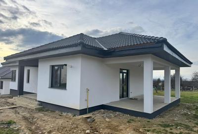 Casă cu 4 camere cu Teren 812 Mp în Satu Nou de Jos - 23