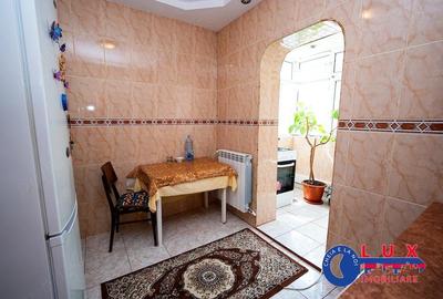 Apartament cu 3 camere decomandat în Babadag - 4