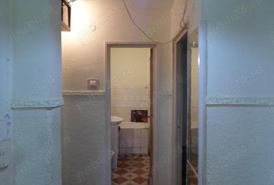 Vanzare apartament 3 camere, decomandat, parter in Ploiesti, zona Cina comision 0 - 5