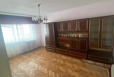 Apartament cu 3 camere decomandat în Târgu Ocna - 2