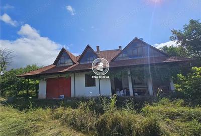 Teren de 6650 mp, în Aroneanu