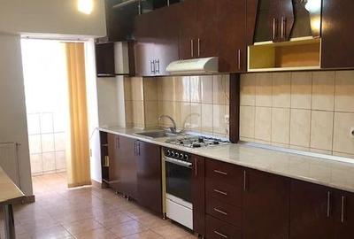 Apartament cu 3 camere decomandat în Central - 2