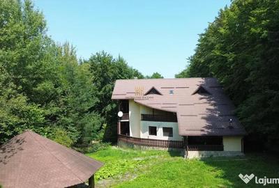 Casă cu 6 camere cu Garaj în Sucevița - 13