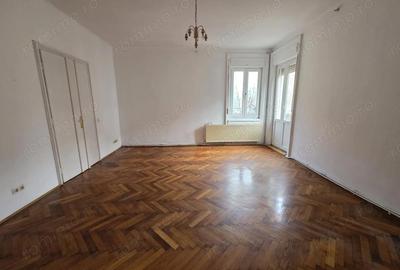 Apartament cu 3 camere decomandat în Central - 3