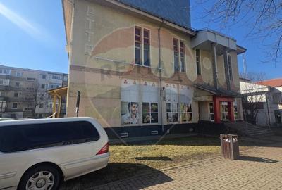 Spațiu comercial, de 704 mp, în Central - 5