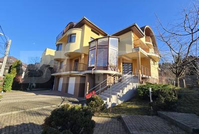 Casă individuală cu 8 camere cu Canalizare în Europa - 2