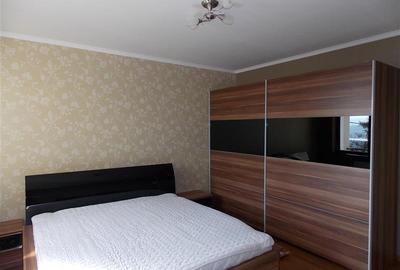 Apartament cu 4 camere semidecomandat, mobilat în Gruia - 11