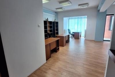 Bd. Mamaia, spatiu 47 mp., cladire de birouri - 5