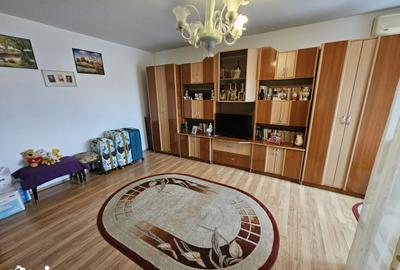 Apartament cu 3 camere decomandat în 13 Septembrie - 8