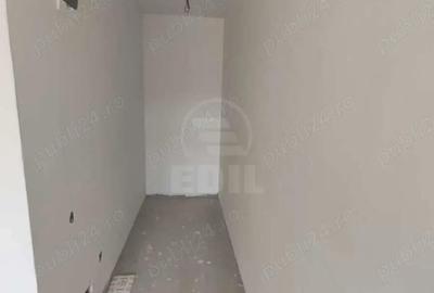 Apartament cu 3 camere semidecomandat în Sud - 2