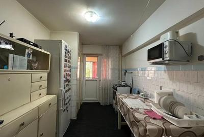 Apartament cu 3 camere decomandat în B-dul București - 10