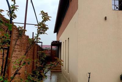 Casă cu 4 camere cu Canalizare în Km 5 - 4