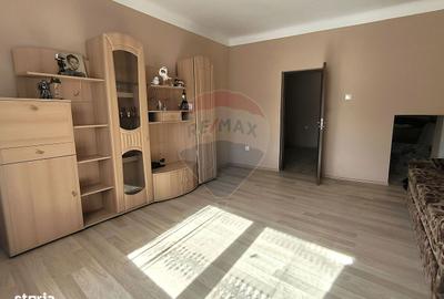 Casă cu 2 camere cu Teren 913 Mp în Central - 2