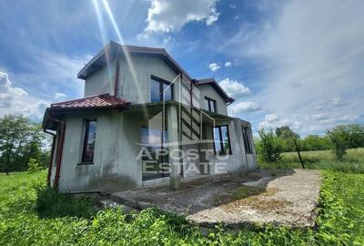 Casa individuala cu 8 camere si terase, teren generos, COMISION 0 - 2
