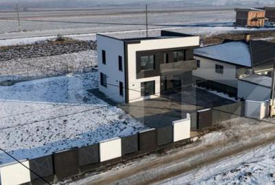 Casă cu 4 camere cu Teren 780 Mp în Central - 7