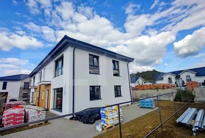 Casă cu 4 camere cu Teren 250 Mp în Livezeni - 2