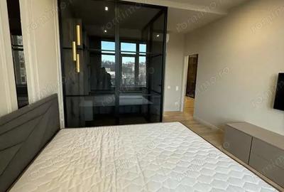 Apartament cu 2 camere decomandat în Tractorul