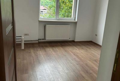 Apartament cu 4 camere semidecomandat în Gura Humorului - 5