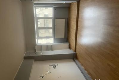 Apartament cu 4 camere decomandat în Galata