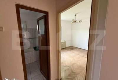 Apartament cu 3 camere semidecomandat în Nord