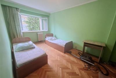 Apartament cu 4 camere decomandat, mobilat în Hipodrom 3 - 2