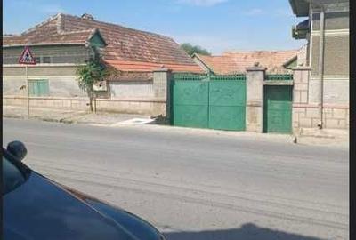 Casă cu 4 camere în Central - 2