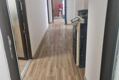 Spațiu comercial, de 133 mp, în Central - 9