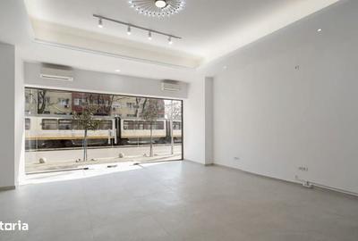 Spațiu comercial, de 130 mp, în Central - 4