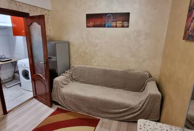 Garsoniera in bloc de apartamente  pe Unirii - 1
