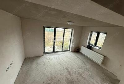 Casă cu Teren 250 Mp în Central - 1