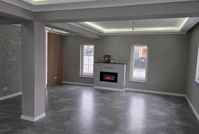 Casa / Vila 178 mp - Bragadiru  /  Cartier Independentei - 1