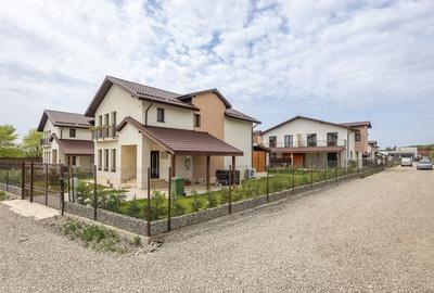 Casă cu 4 camere cu Teren 250 Mp în Balotești - 1
