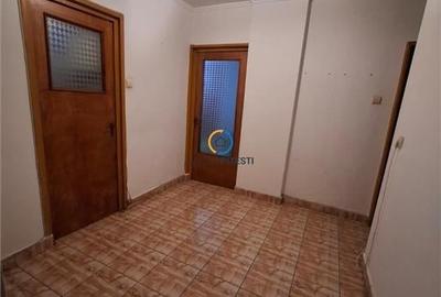 Apartament trei camere Tudor Vladimirescu etaj 3/8 Apartament trei camere Tudor Vladimirescu etaj 3/8 - 8