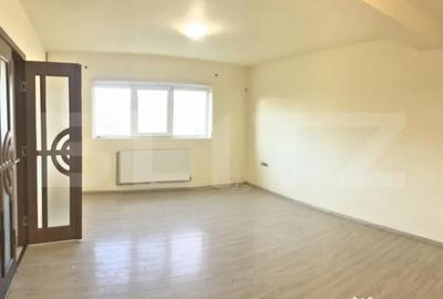 Casă cu 7 camere cu Teren 445 Mp în Central - 1