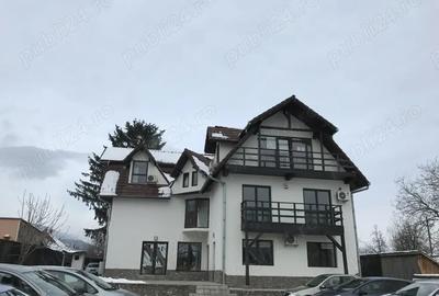 Casă cu 6 camere cu Teren 1650 Mp în Săcele - 1