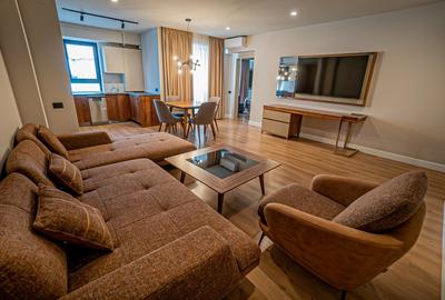 Apartament cu 2 camere semidecomandat, mobilat în Tomis Nord - 1