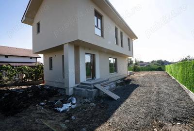 Casă cu 4 camere cu Teren 500 Mp în Săcălaz