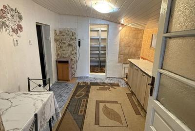 Casă cu 3 camere cu Teren 30 Mp în Central - 1