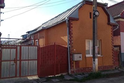 Casă cu 3 camere cu Teren 374 Mp în Central - 6