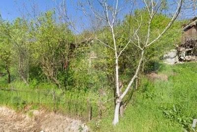 Casa demolabila 51mp, cu teren 900mp in Corpadea zona centrala - 2