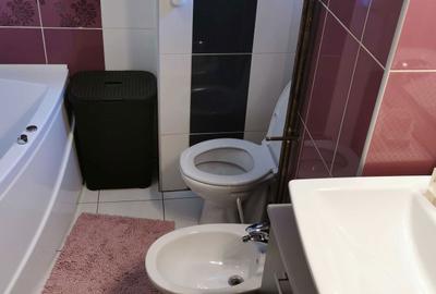 Apartament cu 3 camere decomandat în Decebal - 2