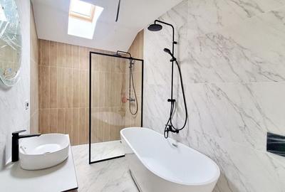 Apartament cu 2 camere decomandat în Poiana Brașov