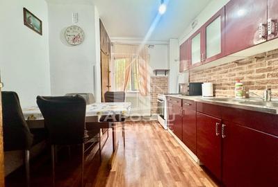 Apartament cu 3 camere decomandat, mobilat în Alfa - 4