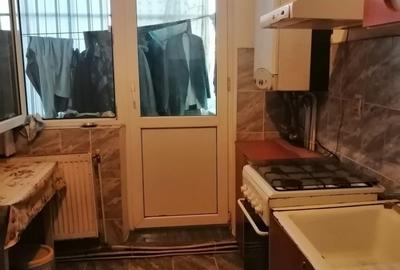 Apartament cu 2 camere nedecomandat în Micro 4 - 7
