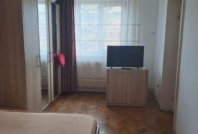 Apartament cu 3 camere decomandat în Traian - 1