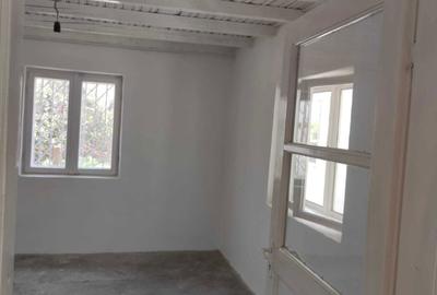 Casă cu 4 camere în Plătărești - 2