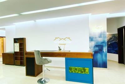 Apartament cu 5 camere decomandat în Universitate - 1