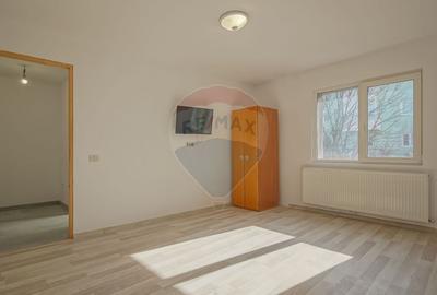 Casă cu 10 camere cu Teren 340 Mp în Florilor - 20